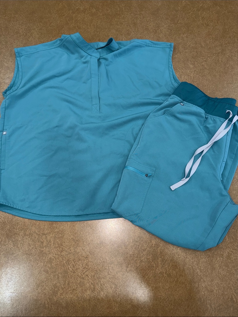 *LIMITED ED COLOR* FIGS • Sea Glass • Rafael Top • Zamora Joggers • Like NEW Set